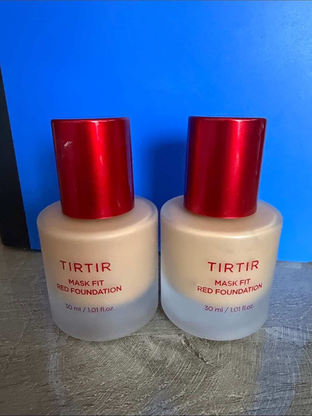 Mask Fit Red Foundation - shades 28n and 29n (30 ml)